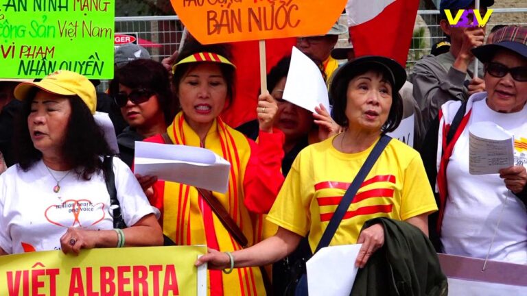 Vietbesttv: Biều Tình Chống Luật Đặc Khu & Luật An Ninh Mạng ngày 7/7/2018 tại Edmonton, AB., Canada